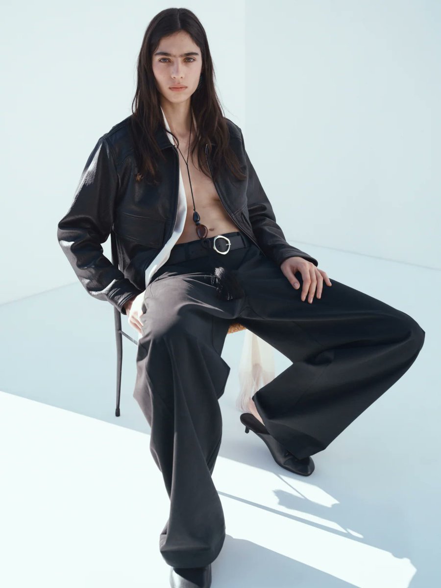 C ᥫ᭡ tweet media