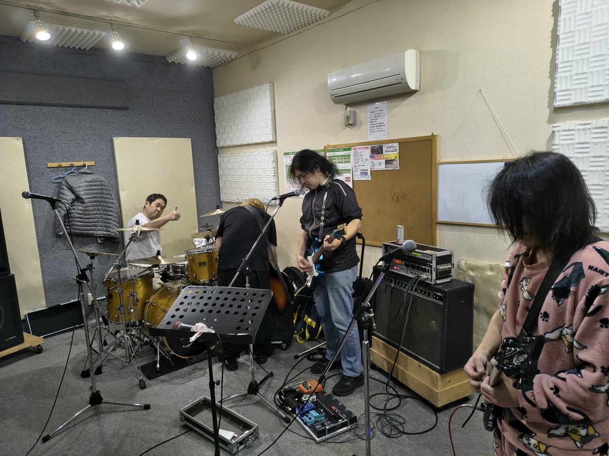 なくお tweet media