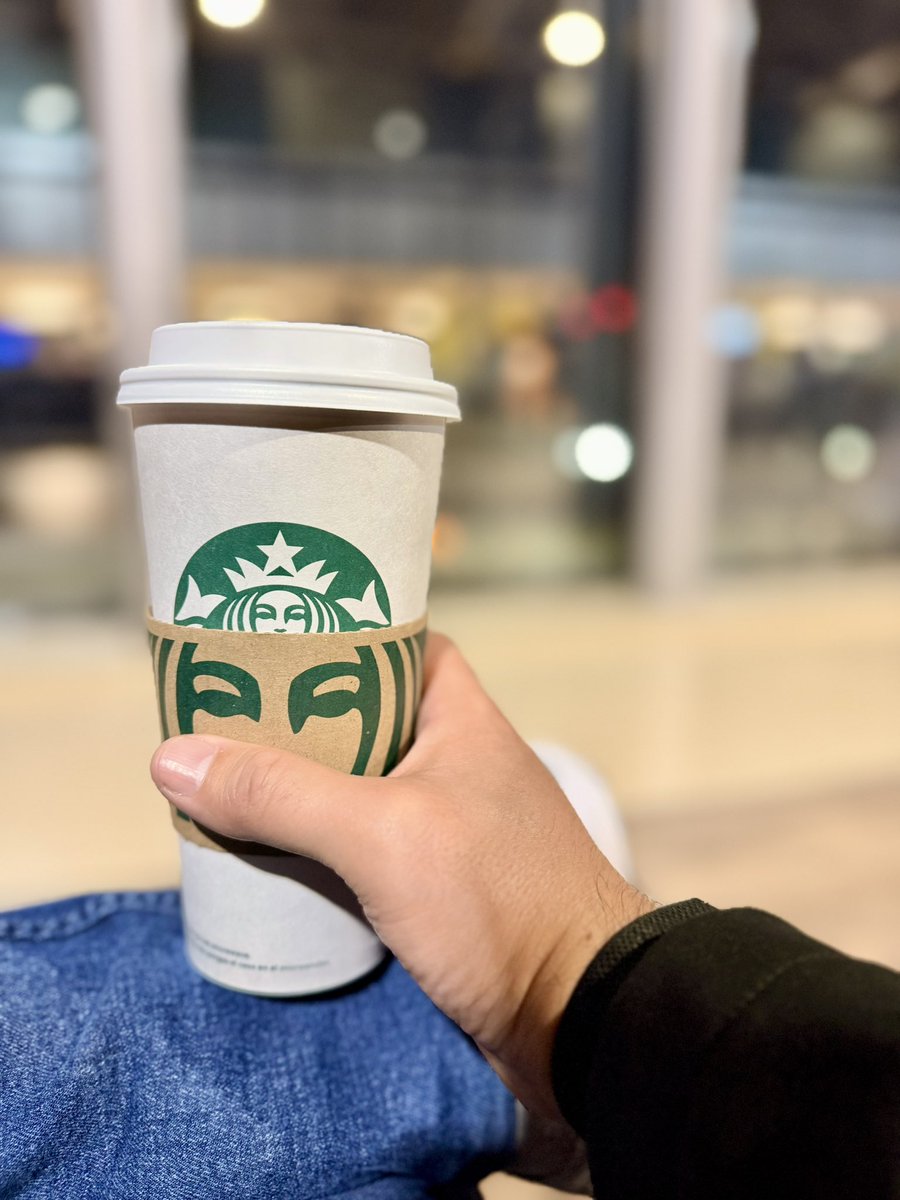 Ahí se portan bien, mis amores, que nada les cuesta (y de nada les sirve 🙄) que tengan todos un lindo lunes, los tqm.