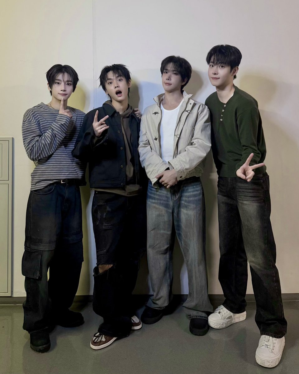 kissent2010's tweet photo. 【#ONEPACT】

全日程無事終了☑️
たくさんのご参加ありがとうございました🤍
またすぐ会えるといいですね🍀
………　 ………………..
　　 ／
1st EP [1'ONLY]
プロモーションイベント

#ONEPACT #원팩트
#1_ONLY #SANE https://t.co/WviupHhjSE