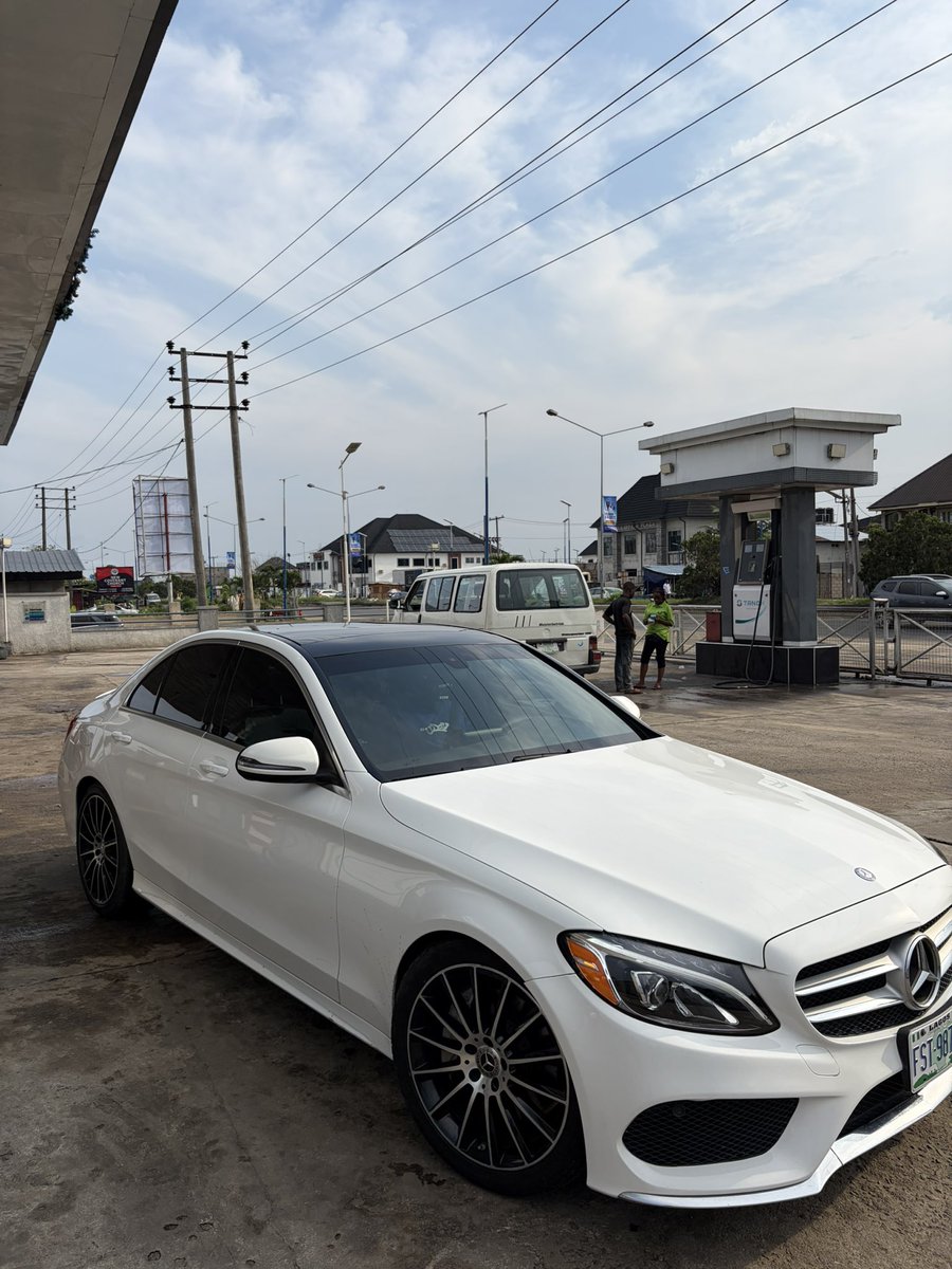 E Pluribus Unum tweet media