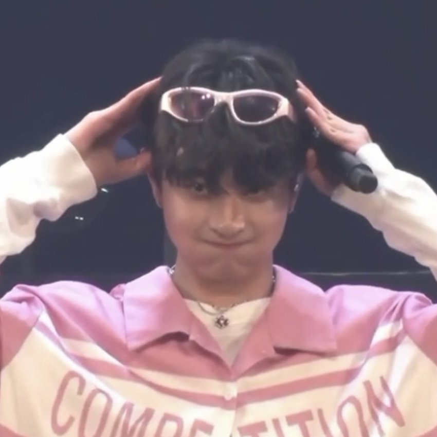 เฮียหมู tweet media