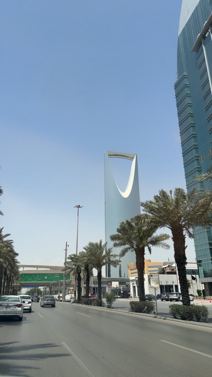 chat with me if you can tweet media