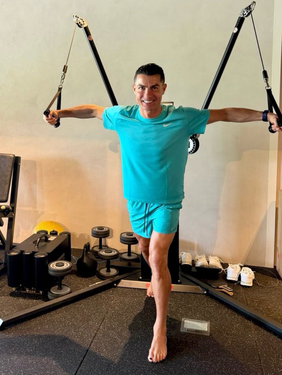 عالم القوت tweet media