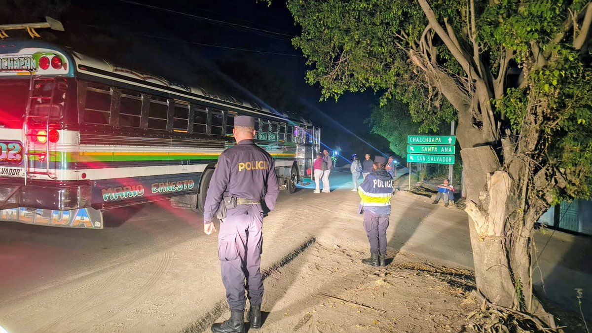 PNC El Salvador tweet media