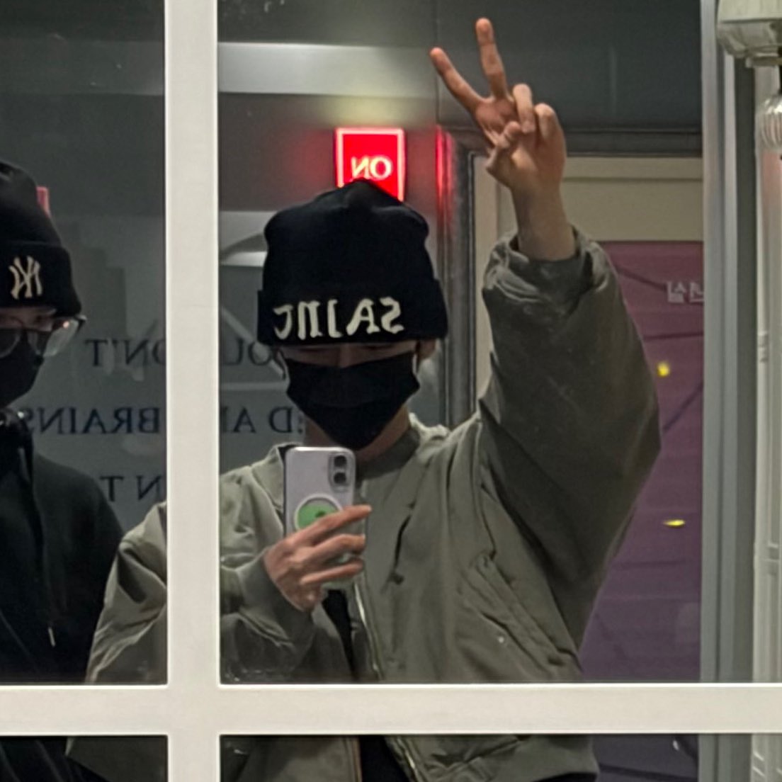 & 사사 tweet media