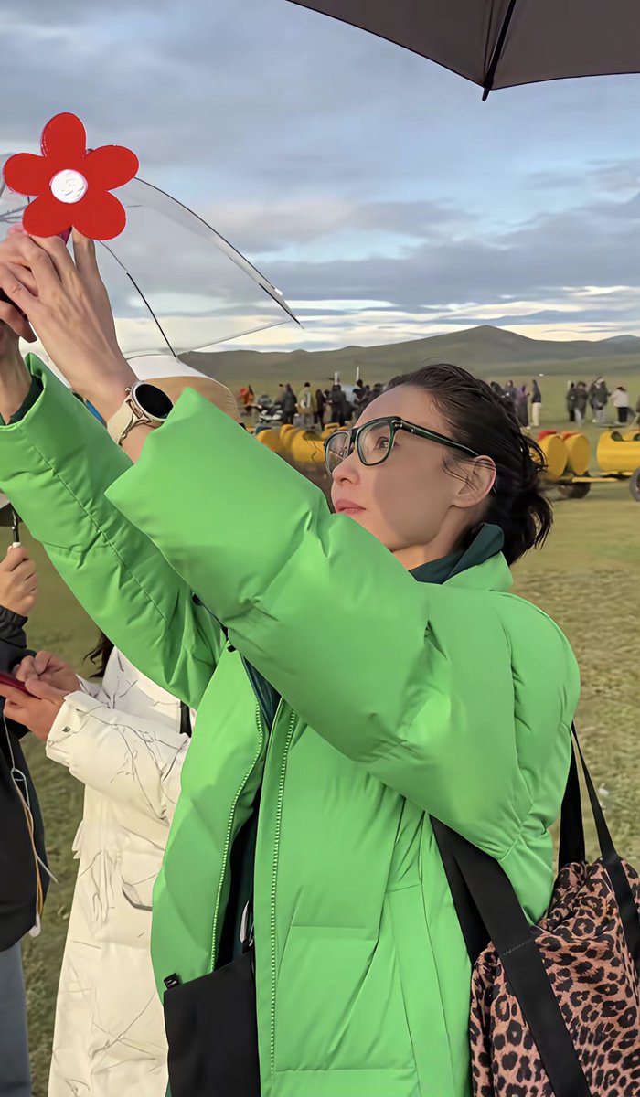 viridiana santos tweet media