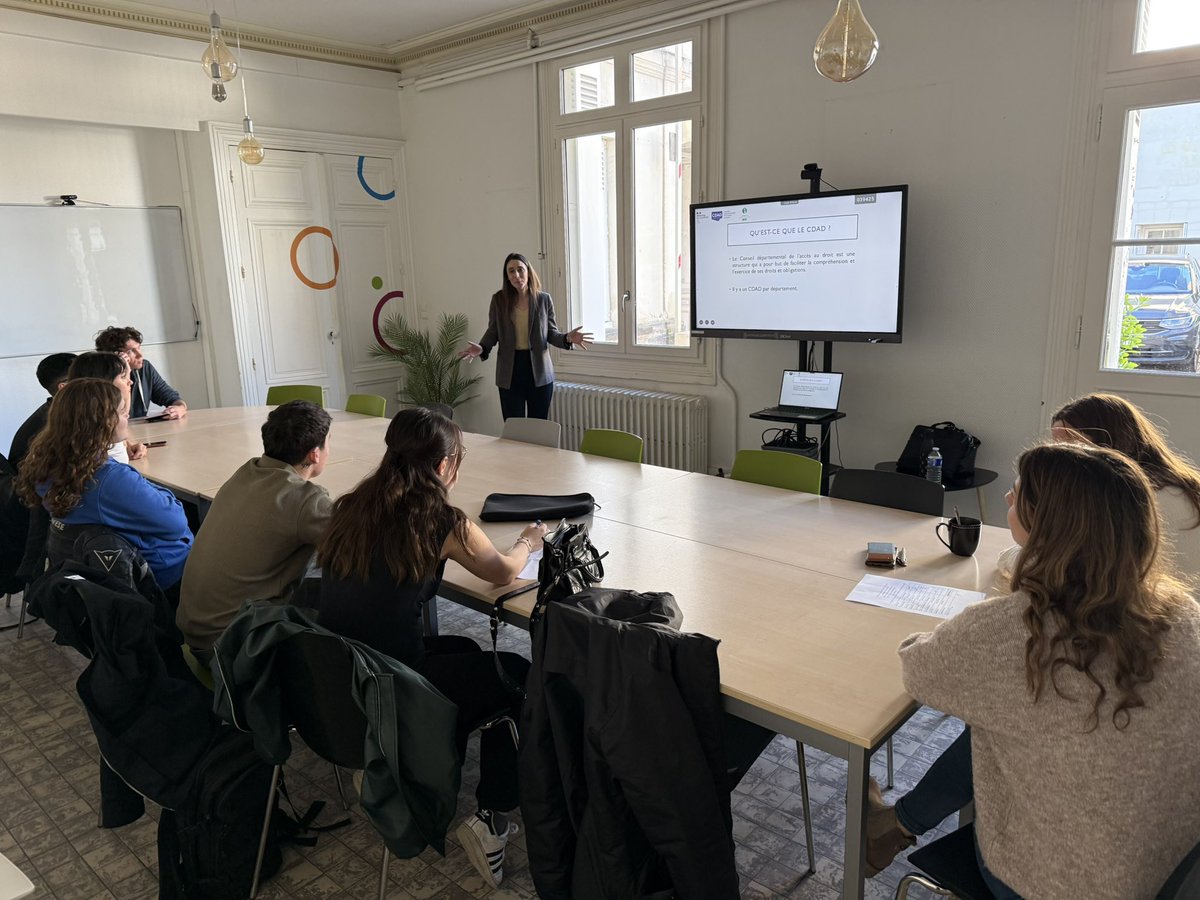 cdad37's tweet photo. Le 18.03.2036, le #CDAD37 est intervenu au sein de la Mission Locale de Touraine dans le cadre du partenariat « Jeunes et Justice » porté par Emilie Desmarchelier . 

➡️ missions du CDAD
➡️ organisation et du fonctionnement de la justice 
➡️ focus sur la procédure pénale https://t.co/gmhZuO6r8h