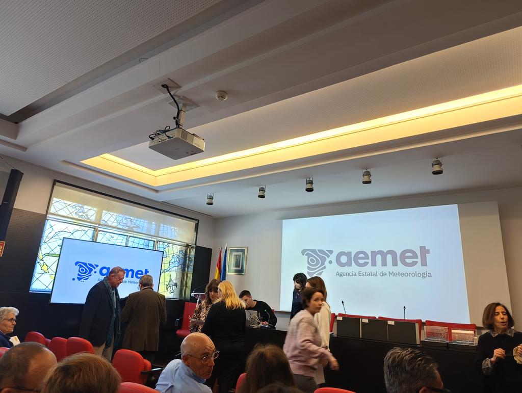 Meteohuelva's tweet photo. Aemet ha tenido el detalle de invitarme al acto conmemorativo del Día Meteorológico Mundial y aquí estoy rodeado de grandes profesionales y mejores amigos.

@Aemet_Corpora @Rub_dc @meteosojuela https://t.co/sG60ZoVKRF