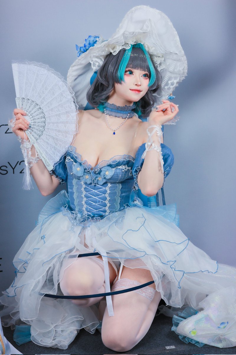 아델📸 tweet media