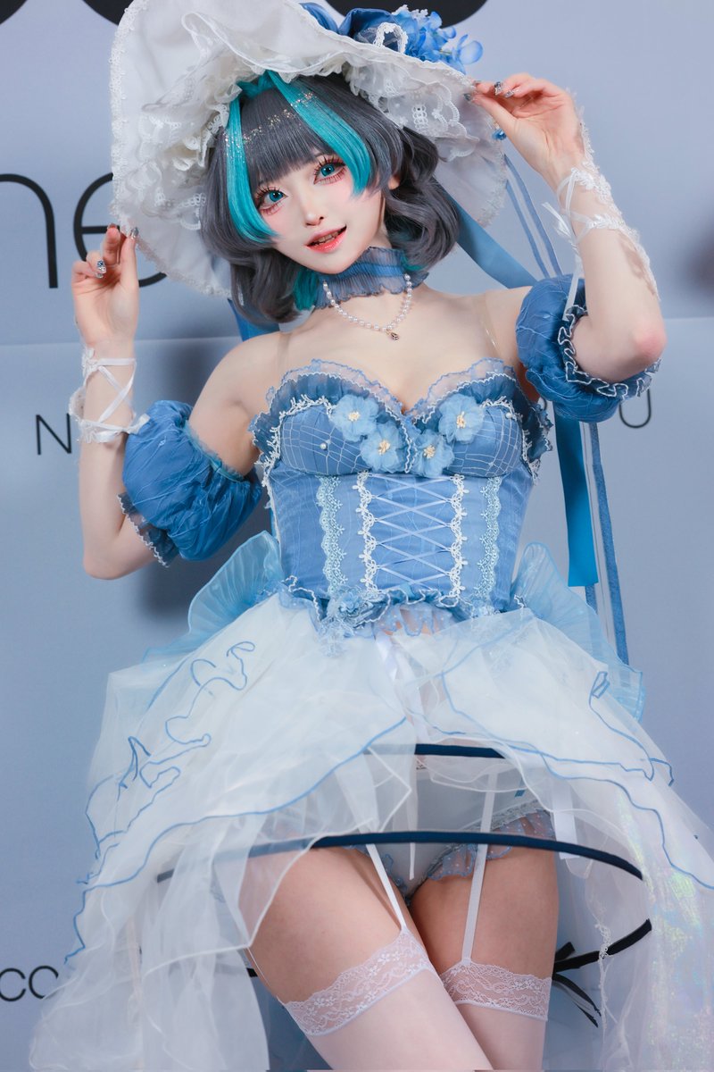 아델📸 tweet media