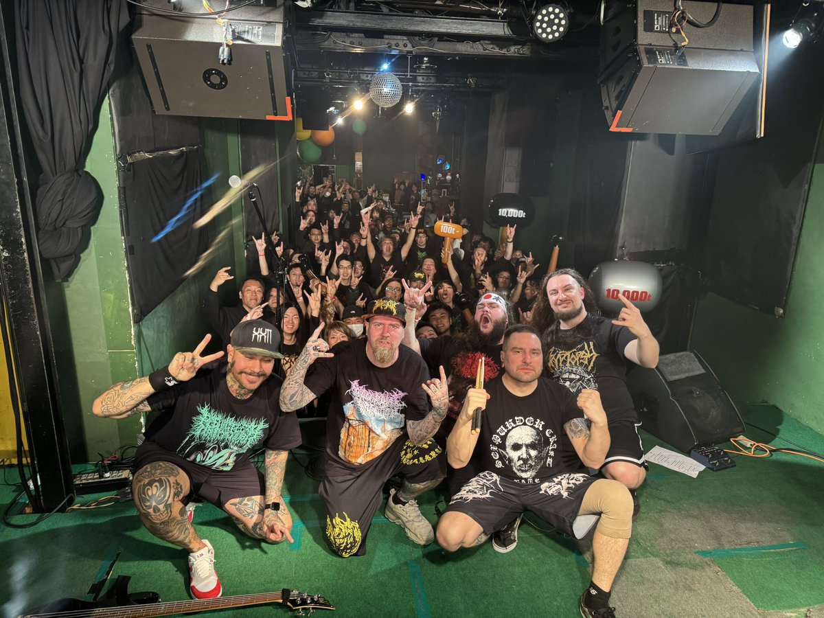 AmputatedVein's tweet photo. 【謝辞】
Sanguinary Design Vol.05
Kraanium Japan Show 2026
全行程無事終了しました。

まず、アジアツアーのスタートを日本にしてくれたKraanium、大阪場所出演のDysalgia、瘧鬼、Myocardial Infarction、東京場所出演の Dreadmeld、Gorevent、Imperfections。期待以上最高のパフォーマンスをありがとうございました！一企画者、一個人としても大変楽しめました。
そしていつもイベントを気にかけてくれて応援してくれるSorcore Factoryのかさごさん、いつも本当にありがとうございます。大阪公演必ず復活させます！
そして過去公演の箱側のダブルブッキングにより急遽紹介してもらってからのご縁で毎度お世話になっているJAMの西野さん、今回もありがとうございました！いつかキャンプご一緒できる日を楽しみにしております。
併せて両ライブハウスのスタッフさんにも感謝申し上げます。

そして今回チケット代10,000円という大台に乗ってしまったにも関わらず足を運んでライブを盛り上げてくださった皆様、本当に感謝感謝です。楽しんでいただけましたでしょうか。

今回は来日を予定していたアメリカのKrocophileが直前に急遽キャンセルとなり、楽しみにしていただいていたお客様にはご迷惑をおかけして大変申し訳ありませんでした。
解散の危機を脱し日本に行くことを熱望している彼らの来日公演は改めて企画できればと思っております。デビューアルバムリリースパーティにできれば最高ですね。

ひとまず事故やトラブルもなく無事イベントが終了し今は安堵の気持ちでいっぱいです。
また3回連続した赤字スパイラルから抜け出すことができ、負債も幾分減らすことができました。
今回初の試みとしてブルータルデスメタルライブ未体験の方6名をゲスト招待しましたが、皆さんからポジティブな感想をいただきありがたく思っております。少しでもアンダーグラウンドの魅力を感じていただけたようであれば嬉しく思います。今後も少しでも多くの方がアンダーグラウンドに興味を持つきっかけとなるような施策を様々考えていきたいと思います。

一つ残念だったことといえば大阪公演が継続最低ラインに届かず事実上消滅となってしまったこと。ゼロに立ち戻り関西シーン作りから頑張っていこうと思います。

これからもアンダーグラウンドシーンの魅力を伝えるべく、ジャンルの垣根のないイベント、曲やバンドを知らなくても楽しめるイベント、自由でほっこりするような空間作りを目指していきます。

今後とも皆様のお力添え何卒よろしくお願いいたします。

改めて今回関わってくださった皆様、SNSでRTなどで情報拡散に協力いただいた皆様ありがとうございました！！！
Thank you so so much !!!

Support The Underground ‼︎!