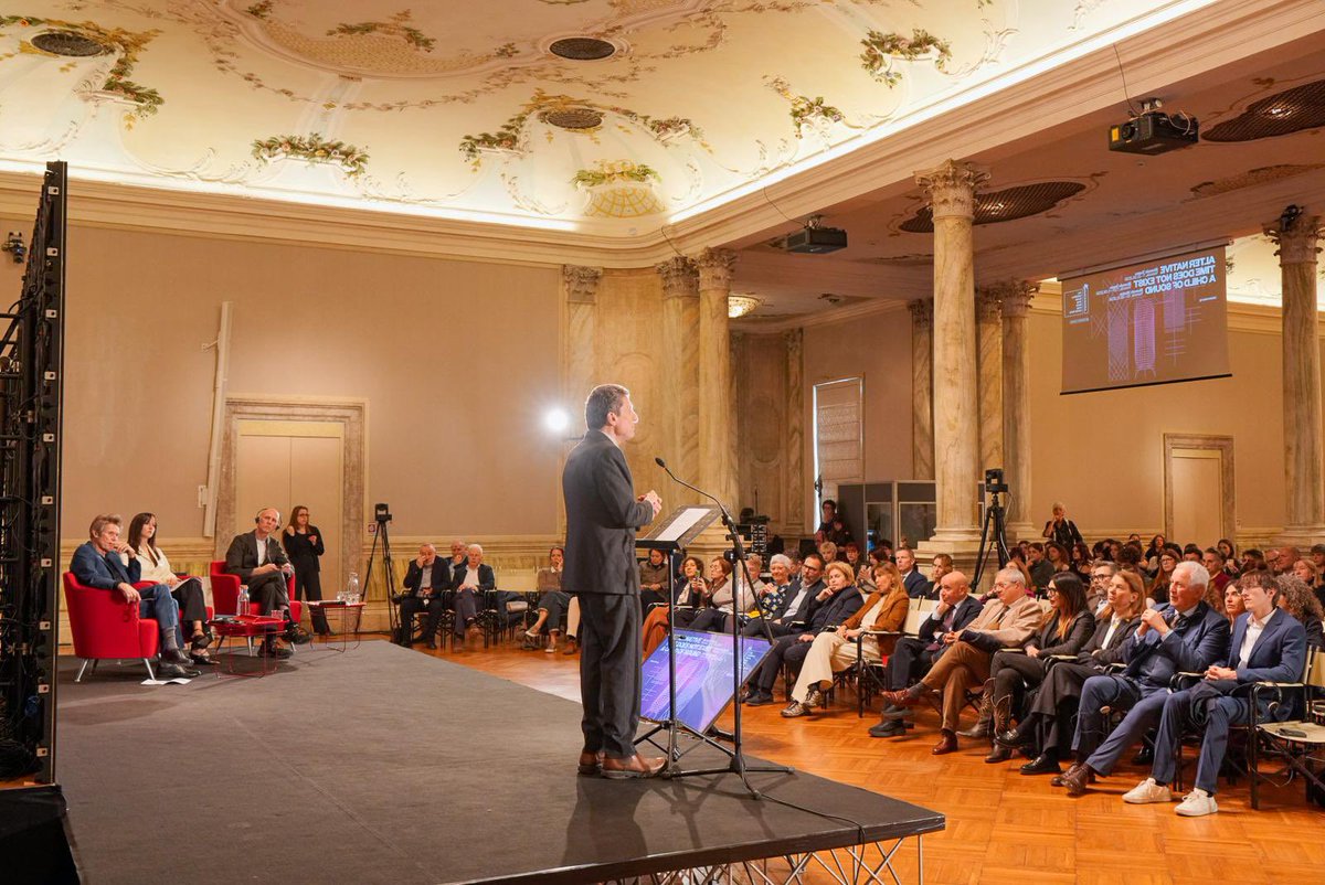 La Biennale di Venezia tweet media