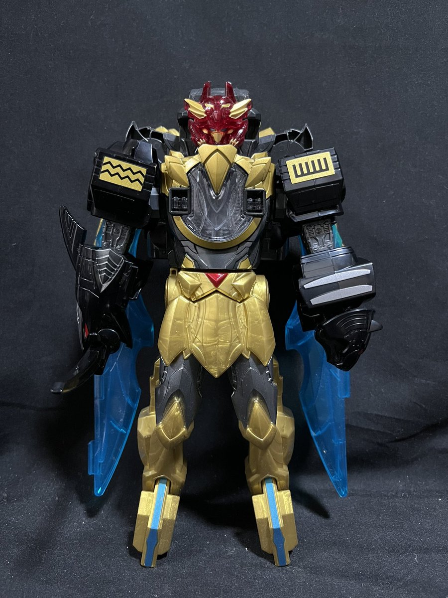 esdD9jiQwXvx9Zq's tweet photo. #DXROBO_UNIVERSE
ブラックガオキング×テガソード&テガジューン
白ベースのテガジューンの方がちょっとだけ似合ってる気がする
ついでなので大獣神の方も載せとく https://t.co/upiZg7ETuJ