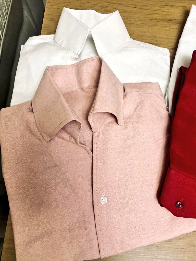 FrancescoTextil's tweet photo. Bonjour et bon début de semaine.

N'oubliez pas, nous avons une main d'œuvre extrêmement qualifiée pour la confection de vos chemises.

100% coton, lin pur, coton, etc..
Prenez rendez-vous 😉

RTs appréciés https://t.co/A9G8CXfywU