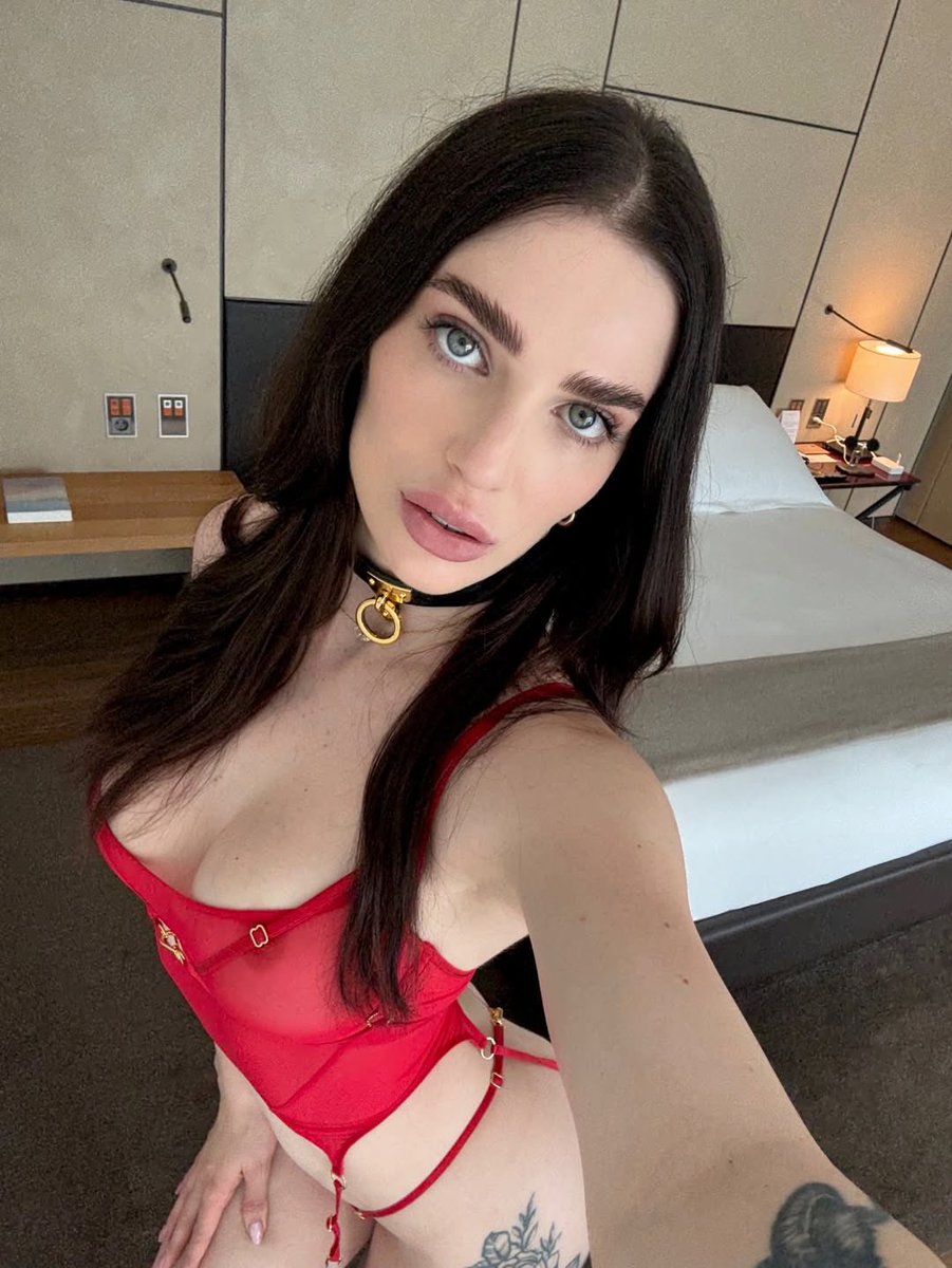 ReislinMajee's tweet photo. Everyone knows I cannot be handled.
But your always welcome to try it out ☺️
🍑👋🏻

#usa #girl #monday https://t.co/TsEOvw5Lml