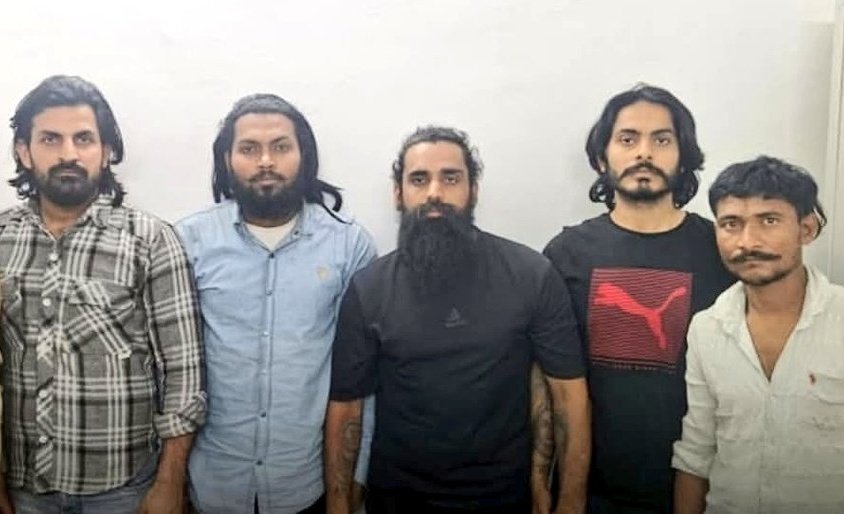 10 मार्च के बाद बहन जी सरकार आने के साथ ही सभी गुंडे राज्य छोड़कर भाग जाएंगे या जेल में नजर आयेंगे। 
चाहे कुंडा का गुंडा ही क्यों न हो । 
वैसे कुछ मूर्ख इस गुंडे को जेल मंत्री भी बना दिए थे।
<a href="/Ratneshgautam0/">Ratnesh Kumar</a> <a href="/Voiceofpavan/">पवन</a> 
<a href="/raviadi7793/">Ravi Arya</a> <a href="/Anandraj_boddh/">आनंदराज बौद्ध BSP</a>