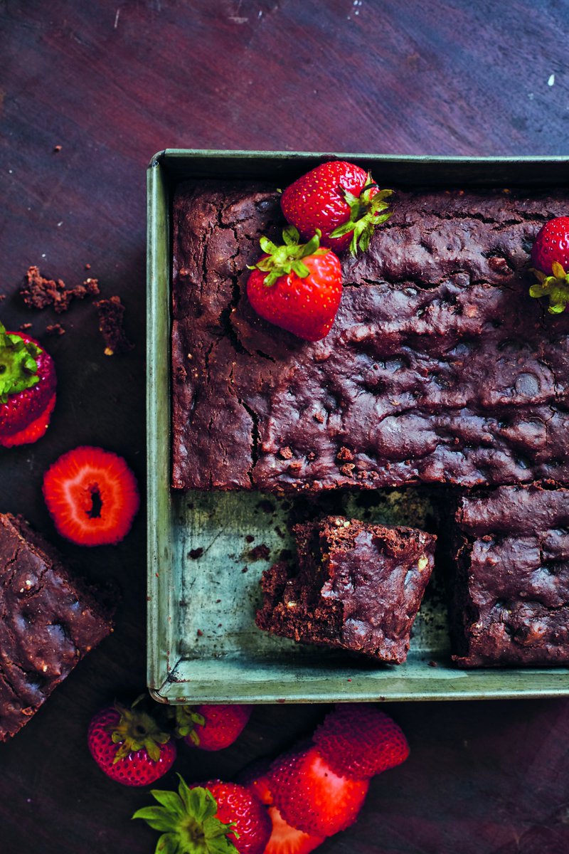 NLmagazine's tweet image. The perfect Easter treat 😍

Here, we share these barely baked brownies - the perfect sweet treat to share with friends and family this Easter! Full recipe here 👉mynaturallifestyle.co.uk/flipbook/nlmar…

#recipe #baking #brownies