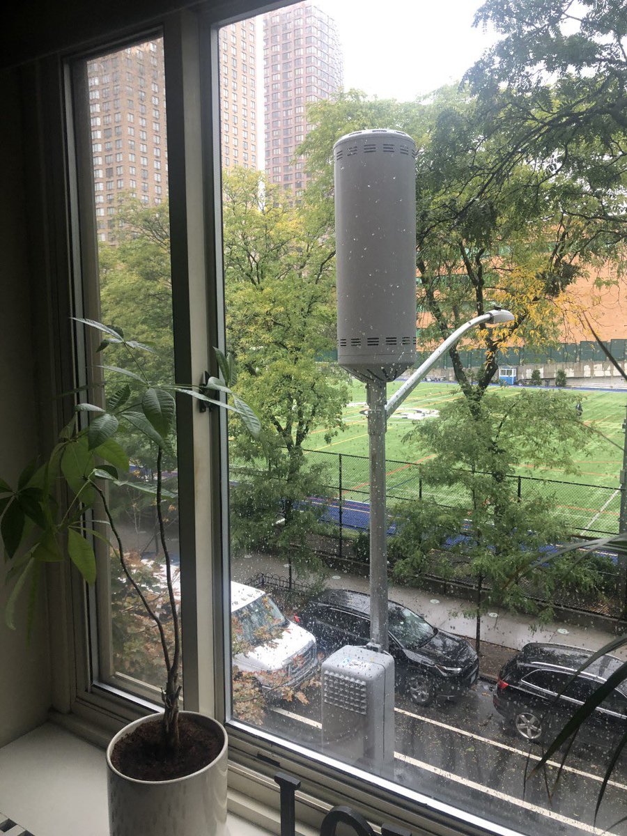 EMFRebel's tweet image. If you live this close to a 5G transmitter you must either move or thoroughly shield your home. Sleeping in this kind of environment is like sleeping with your phone pressed to your head.

Wake now or sleep forever. 🛜☠️

#EHS #HavanaSyndrome #ParentingTips