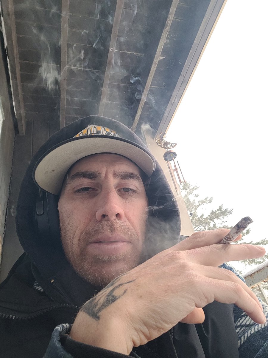 The WEEDRUS86 @HALIFAX NS tweet media