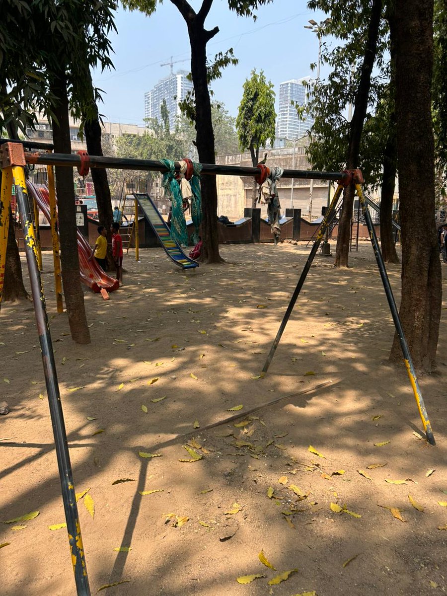 PavanJadhav05's tweet photo. प्रभाग क्रमांक २०२ मधील प्रबोधनकार ठाकरे उद्यानाला भेट दिली. यावेळी उद्यानाची सद्यस्थिती आणि तेथील विविध समस्यांबाबत स्थानिक नागरिकांशी सविस्तर चर्चा केली.
नागरिकांना भेडसावणाऱ्या समस्या प्रत्यक्ष जाणून घेतल्या असून, त्या प्राधान्याने आणि लवकरात लवकर सोडविण्याचे आश्वासन दिले. https://t.co/Jt5Zbiuufn