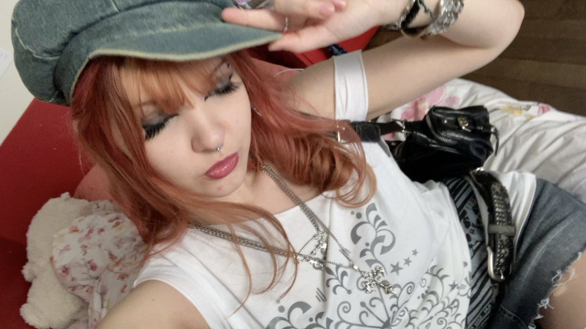 ♱ kk0rįīí ♱ tweet media