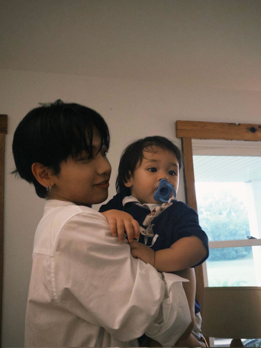 OMGGGG JAEHYUN WITH HIS BABY COUSIN!!! SO CUTE 😭