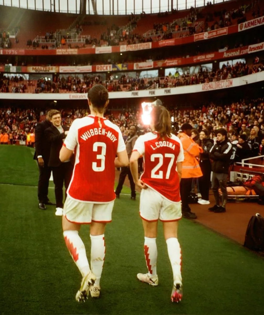 katie ★ ★ tweet media