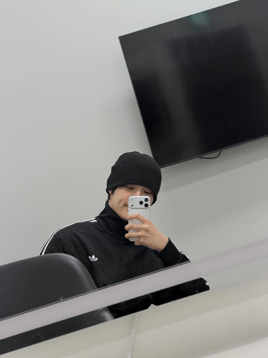 cix.official tweet media