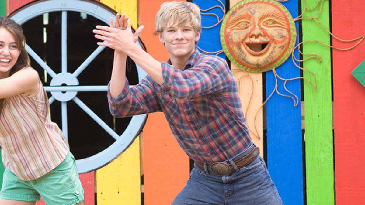 popxxtra's tweet photo. Travis In 'Hanna Montana: The Movie' 'Memba Him?! https://t.co/y7QH3ErOC9