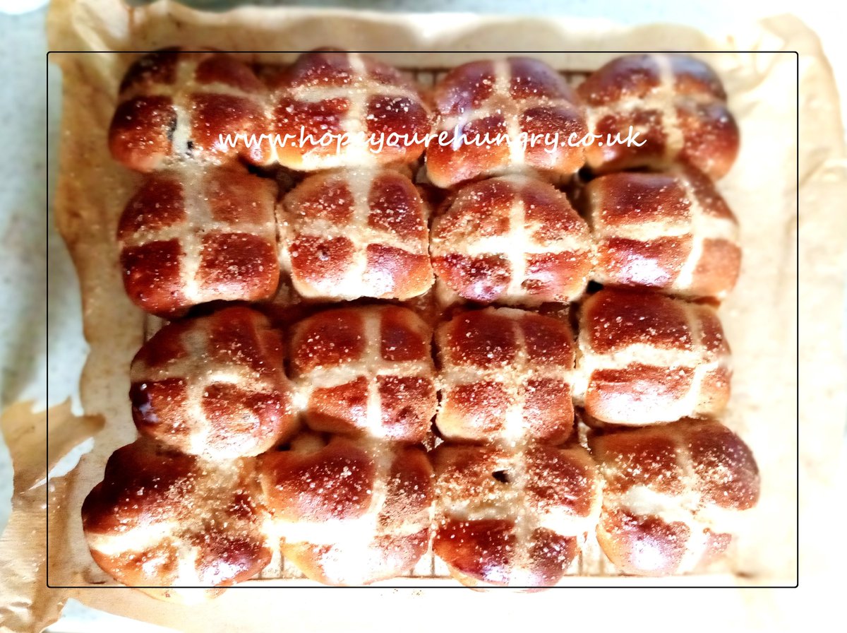 re_hungry's tweet image. Good morning lovely Hungrys! Easter is almost here &amp;amp; perfect for my delicious hot cross buns - recipe: hopeyourehungry.co.uk/one-a-penny-tw… Freshly baked, fluffy &amp;amp; fruity - an Easter treat made for sharing! Stay hungry! ;) x #bakeithappen #hotcrossbuns #recipes #homemade