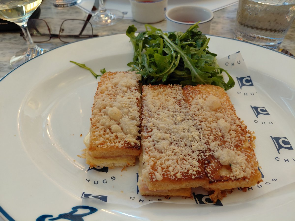 Mick Thompson tweet media