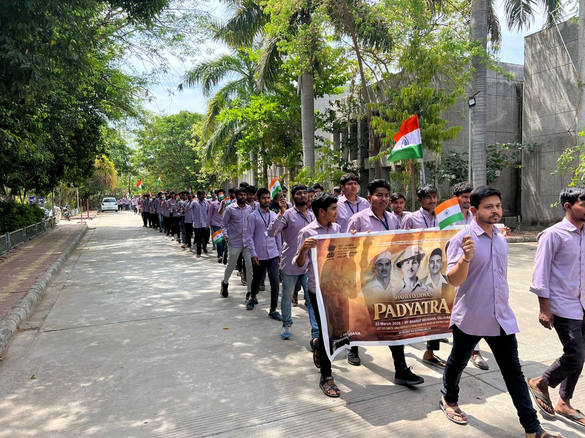 nykmehsana's tweet photo. Martyrs never die; they live forever in the hearts of the nation.

#MyBharatMyResponsibility Padyatra in Mehsana on the occasion of Shaheed Diwas🇮🇳 https://t.co/sQdQuNQ4Bn