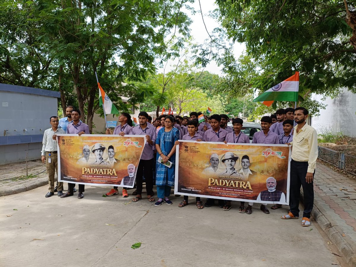 nykmehsana's tweet photo. Martyrs never die; they live forever in the hearts of the nation.

#MyBharatMyResponsibility Padyatra in Mehsana on the occasion of Shaheed Diwas🇮🇳 https://t.co/sQdQuNQ4Bn