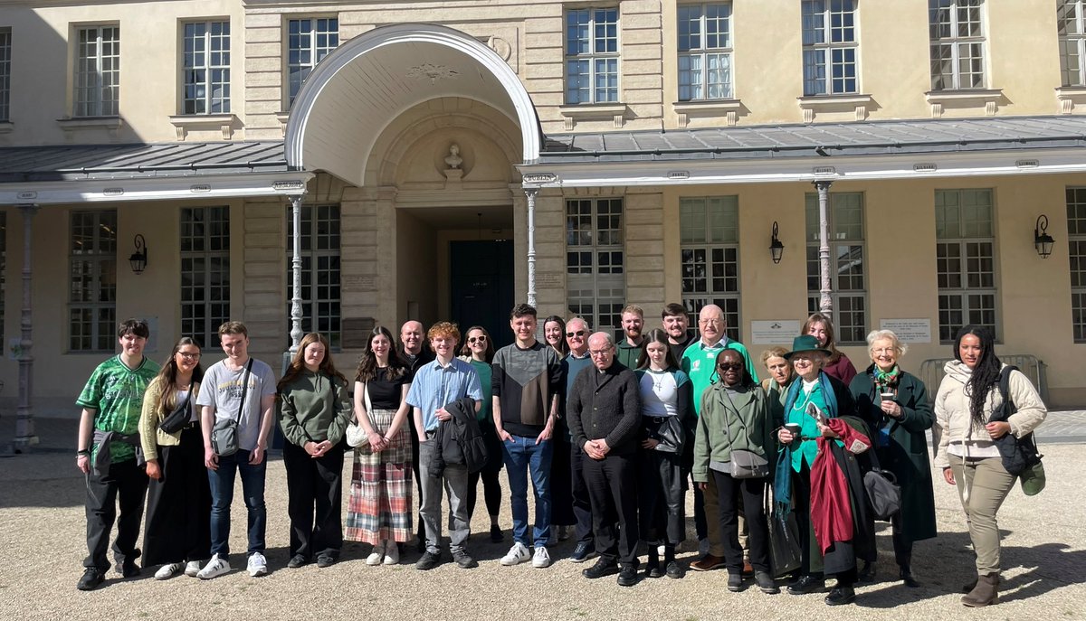 StPatsMaynooth's tweet image. Students of SPPU, along with the Maynooth Catholic Society, undertook a pilgrimage to the Irish College in Paris last week 🇫🇷

#stpatricks #maynooth #pilgrimage #paris