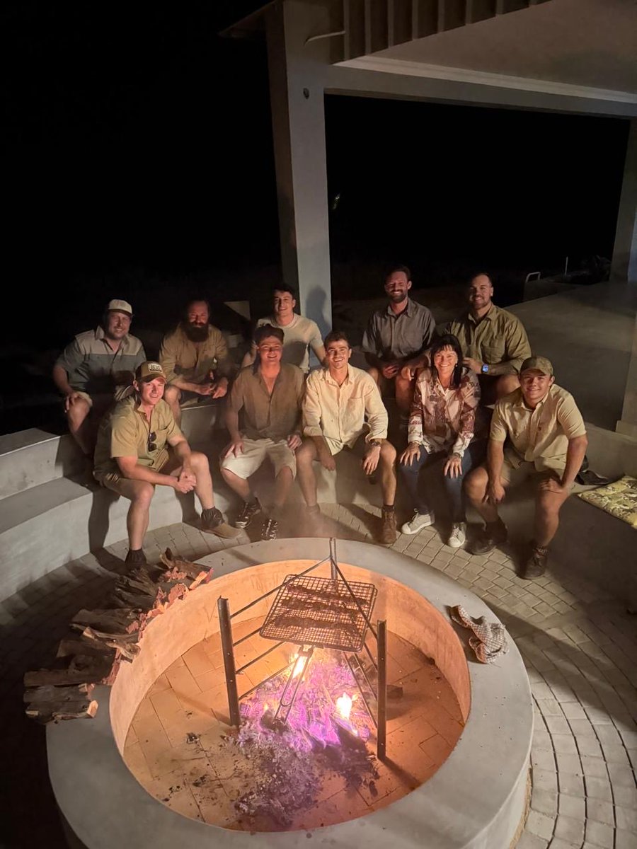 Callum87L's tweet photo. Great couple of days hunting in Nam with the Lads 🇳🇦 https://t.co/50PBch7uAy