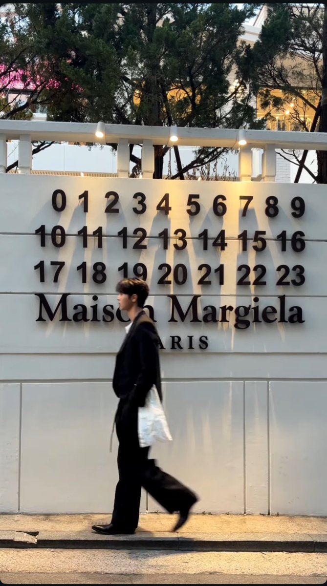 Never checked on IG notif this fast before.

SBnie 💙💙

#singleinferno5 
#SinglesInfernoS5