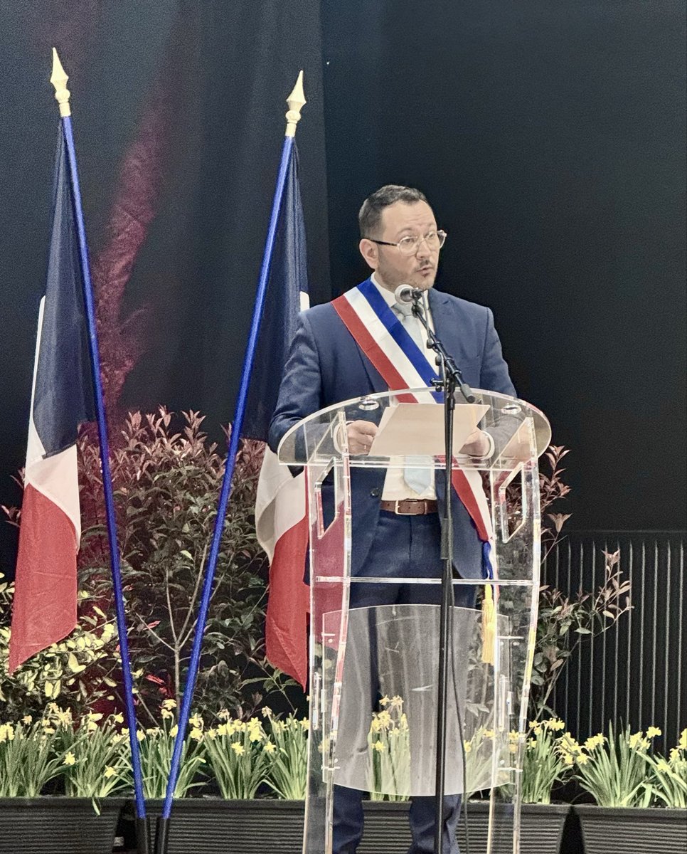 🇫🇷 Félicitations à <a href="/anthonygarenaux/">Anthony Garénaux-Glinkowski</a> élu maire <a href="/RNational_off/">Rassemblement National</a> de #Harnes, qui a brillamment présidé le Conseil municipal d’installation.
Pugnace, rigoureux, courageux et très travailleur, il sera sans aucun doute un maire exemplaire.

👏🏻 Bravo aux Harnésiens, qui ont choisi la