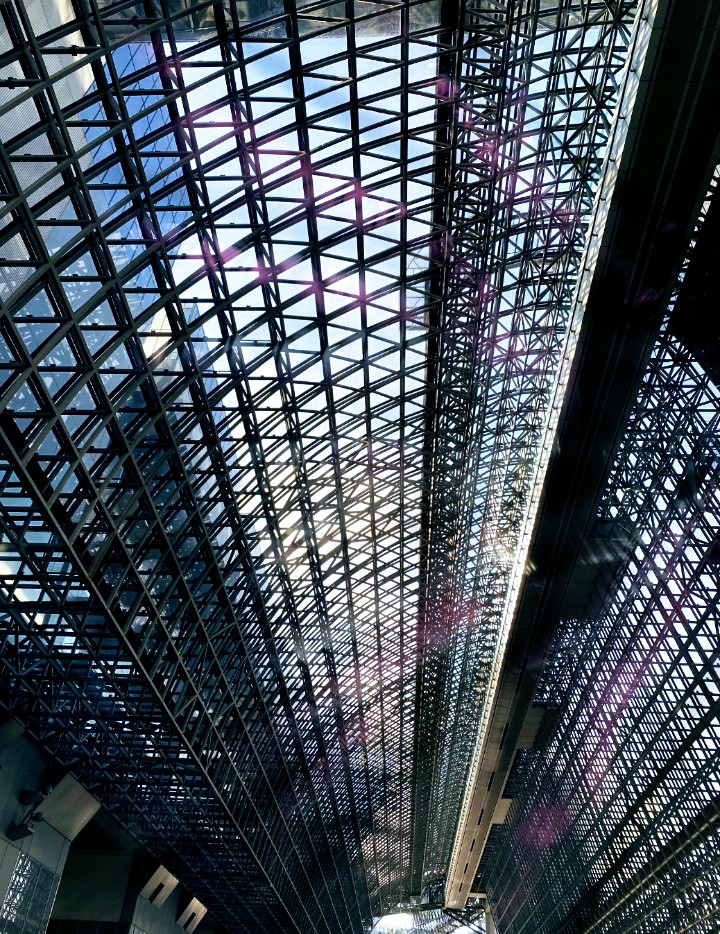 robichihi8827's tweet photo. こんばんは♪
京都駅ビル10階にあるスカイウェイから  近未来的な内部構造をパシャリ📷´-しました˖ ࣪⊹

 #キリトリセカイ https://t.co/CVjMdZq5HZ