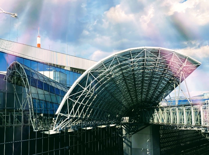 robichihi8827's tweet photo. こんばんは♪
京都駅ビル10階にあるスカイウェイから  近未来的な内部構造をパシャリ📷´-しました˖ ࣪⊹

 #キリトリセカイ https://t.co/CVjMdZq5HZ