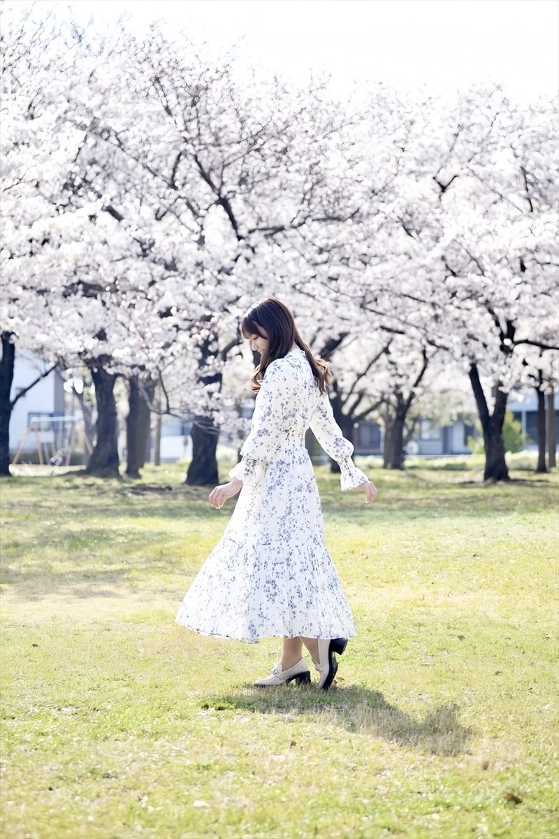 sakisaku_0306's tweet photo. こんばんは🌼
春ももうそこまでですね！

さて、この後21時〜
4月11日(土) 【THE OSAKA PORTRAIT アメ村・四ツ橋・堀江】
https://t.co/Q48uocTDCB

優先予約スタートです！！
馴染み深い大阪での撮影、もう既に楽しみ🥰
ぜひ、撮影いただけると嬉しいです🌱

#マナコレ撮影会 https://t.co/8kFeRB4ks2