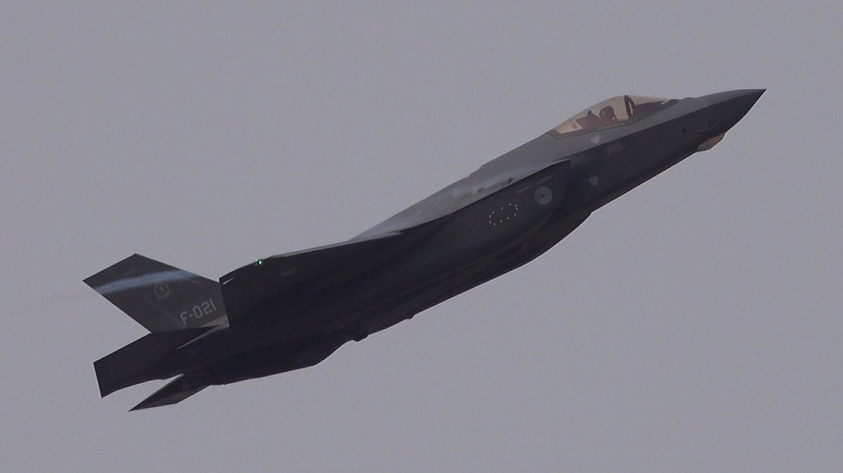 Fighters Field 556 tweet media