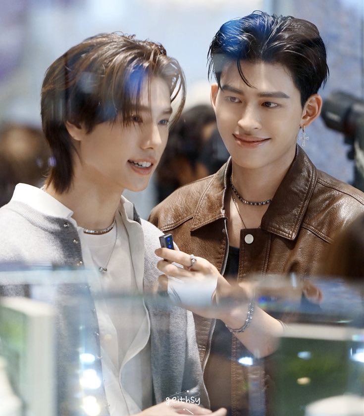 ce •౿• tweet media