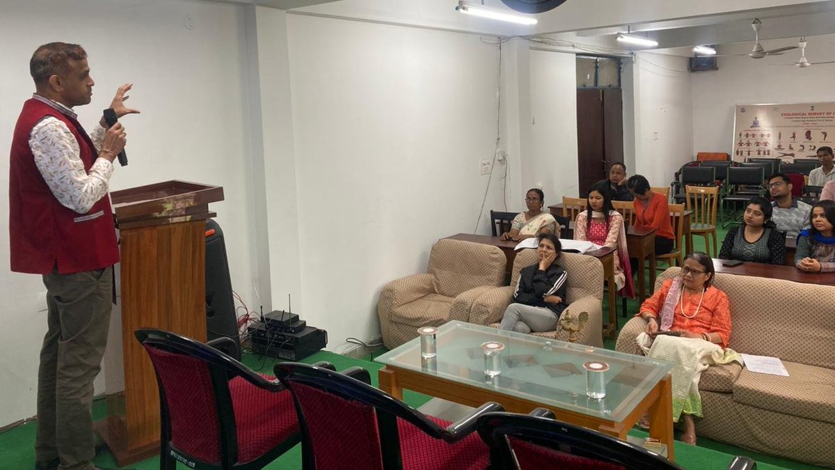 BSI_APRC's tweet photo. डॉ. अरविंद परिहार, वैज्ञानिक एवं नामित राजभाषा अधिकारी, @BSI_APRC @bsi_moefcc  ने 23 मार्च 2026 को भारतीय प्राणी सर्वेक्षण, अरुणाचल प्रदेश  क्षेत्रीय केंद्र ईटानगर द्वारा आयोजित एक दिवसीय हिंदी कार्यशाला में अतिथि वक्ता के रूप में व्याख्यान दिया। 
#हिंदी #कार्यशाला #राजभाषा https://t.co/ySsiD2QmSs