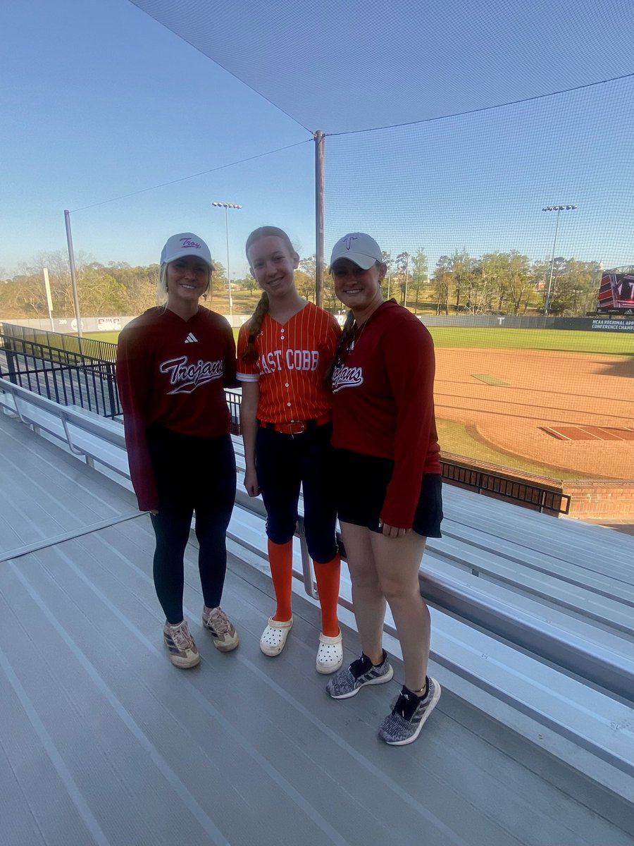 Sara Mitchell tweet media