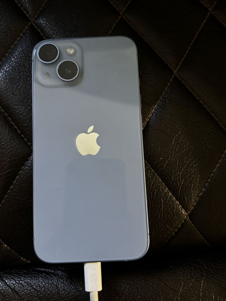 I took my landlord’s son to Computer Village to help him get an iPhone 14. In my head, I won’t lie..I was already calculating my own gain.Real price was around 530k, but I told him 610k and still planned to beat it down so I could pocket the difference.

I even carried confidence