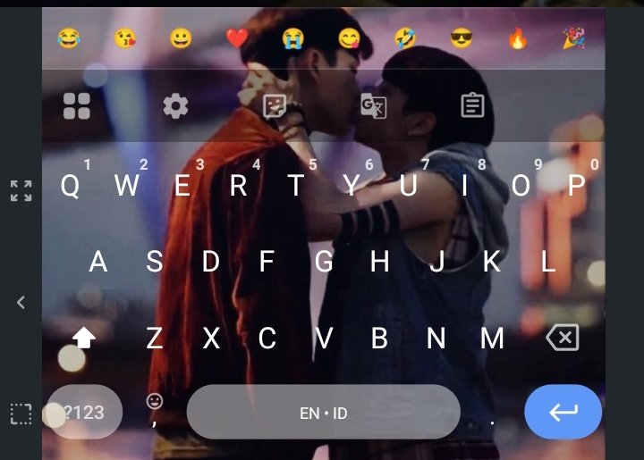 Viaa_Nanon's tweet photo. Tadi abg spp mau msukin akun netf di hp gue, dan gue lupa keyboard gue begini😭
Dia sih diam aja, tpi gue deg degan pas nyadar
Untung gk dibahas https://t.co/unAZfT4n16