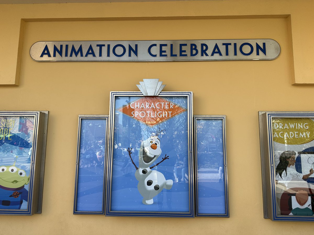 PixiedustDLP's tweet image. Which Disney character would you like to see replace Olaf at Character Spotlight in Animation Celebration? ✨ #DisneylandParis