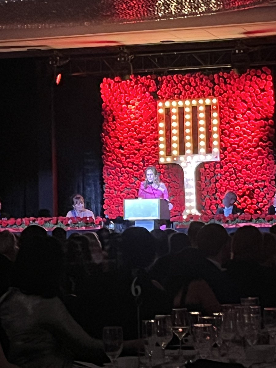 SchneebauerP's tweet photo. A great night at the 141st Gridiron dinner with speeches full of humor by ⁦@JBPritzker⁩ &amp; ⁦@SarahHuckabee⁩! Unforgettable! https://t.co/AOR3ZNOF2D