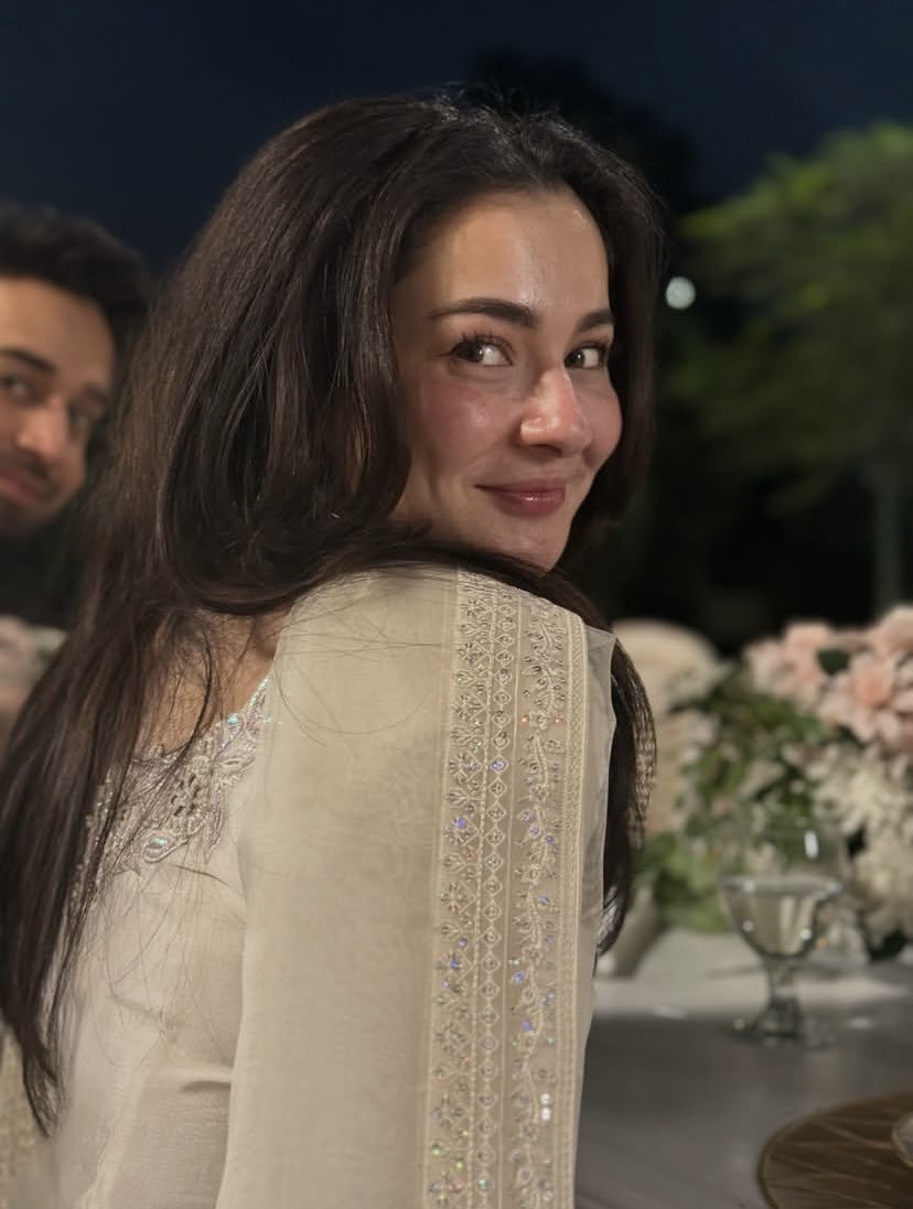 Anibela_'s tweet photo. Ethereal beauty.✨✨✨
#HaniaAamir https://t.co/Dq0vKlPotk